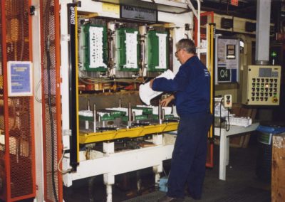 Gluing Machine integrated and operating in a plant